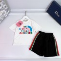 グッチ ザノースフェイス コラボブランド子供服 tシャツ 半パンツ セットアップ 人気 運動風 ガールズ ボーイ半袖 tシャツ ハーフズボン 2点セット